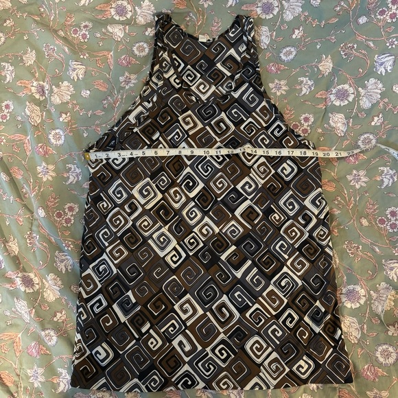 Vintage 70s swirl funky patterned tank top. - Picture 3 of 4